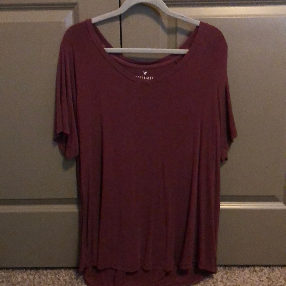 American Eagle maroon v-neck